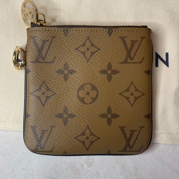 Louis Vuitton Trio Pouch - Picture 6 of 7